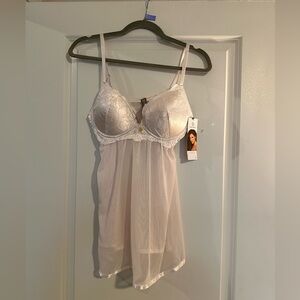 Daisy Fuentes Lingerie Set